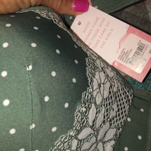 Ladies Cacique brassiere